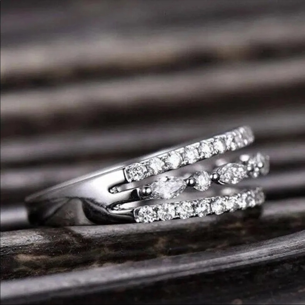 💍 New Women’s 925 Silver Diamond Ring 💍 - Picture 3 of 5